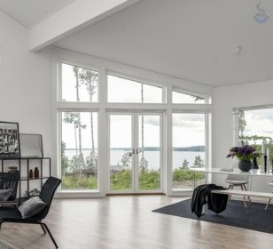 КД-580: одноэтажный каркасный дом с камином