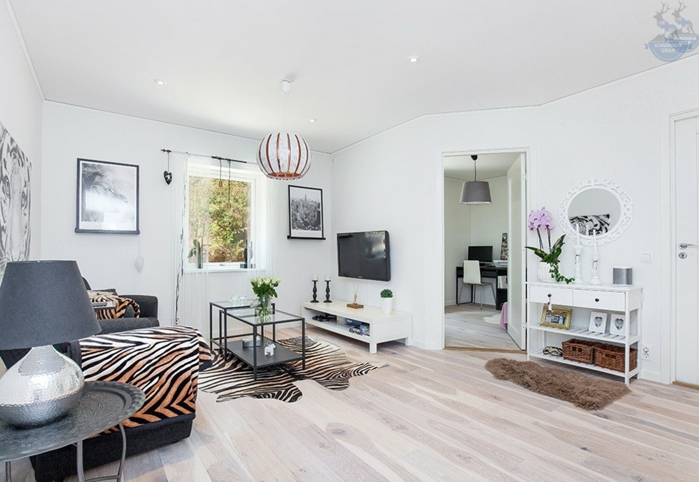 КД-580: одноэтажный каркасный дом с камином